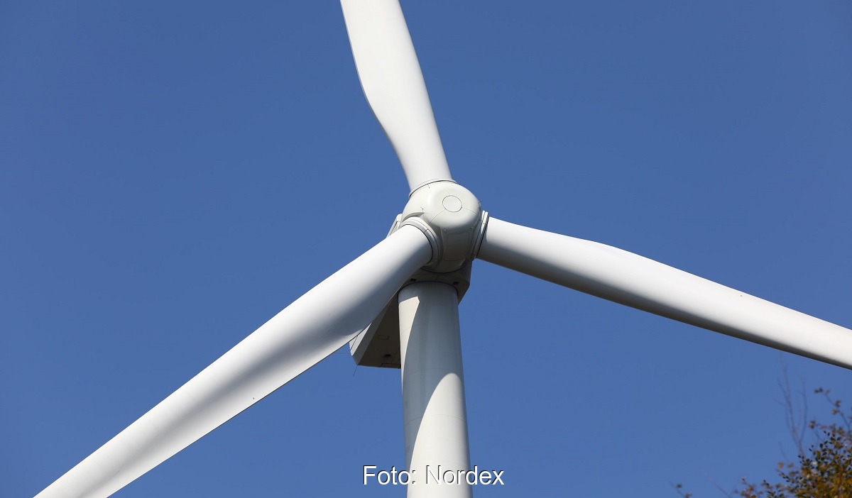 Zu sehen ist eine Windenergie-Anlage von Nordex, wie sie nach Serbien geliefert wird.